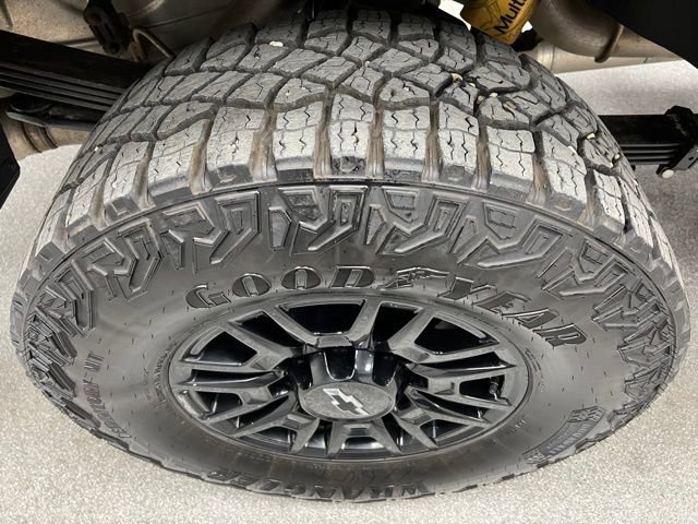 Used 2024 Chevrolet Silverado 2500 ZR2 w/ Technology Package image 15