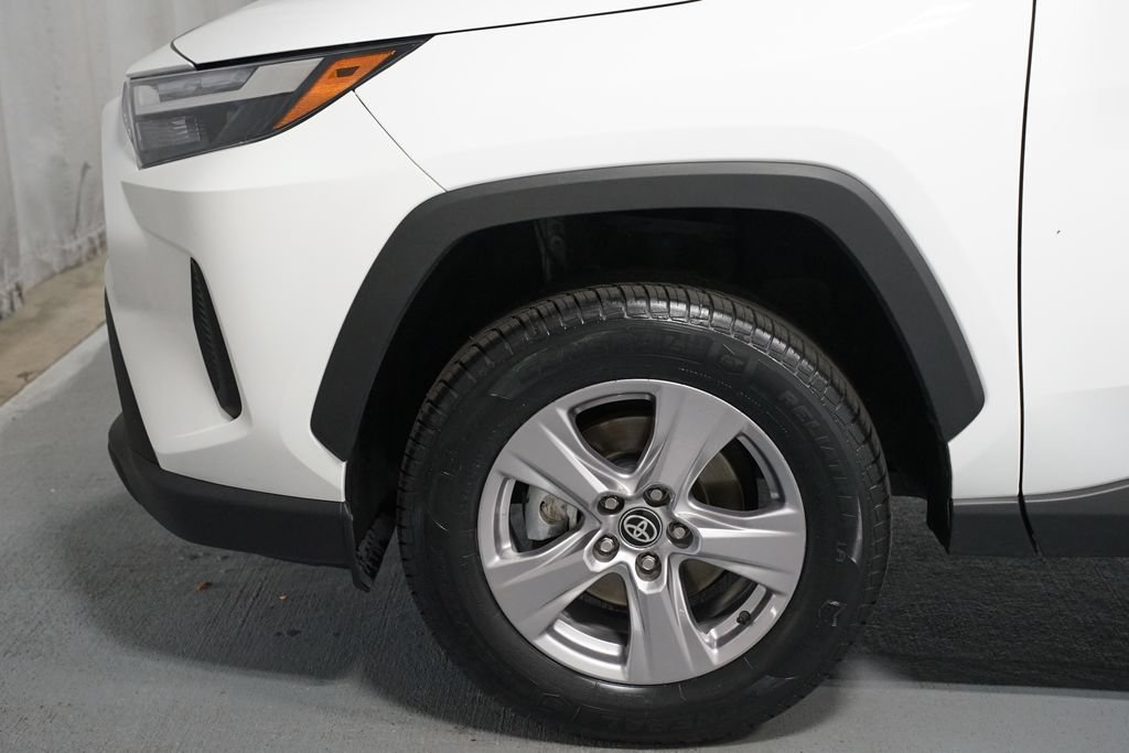 Certified 2025 Toyota RAV4 XLE FWD image 5