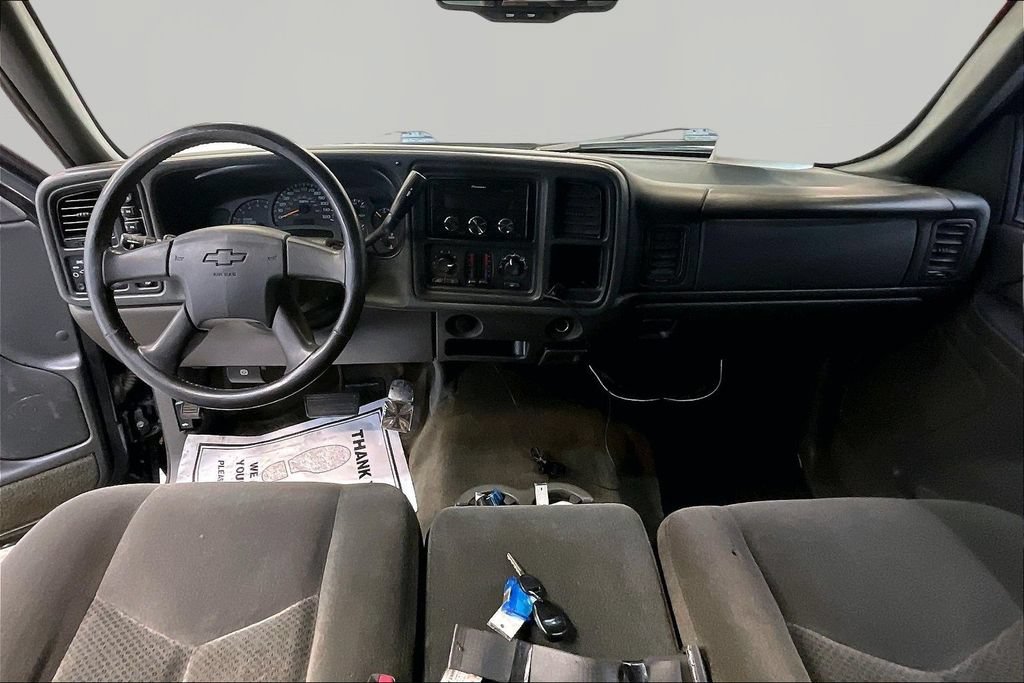 Used 2005 Chevrolet Silverado 1500 LS w/ Light Duty Power Package AWD/4WD image 8