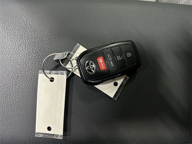 Used 2025 Toyota Camry SE image 36