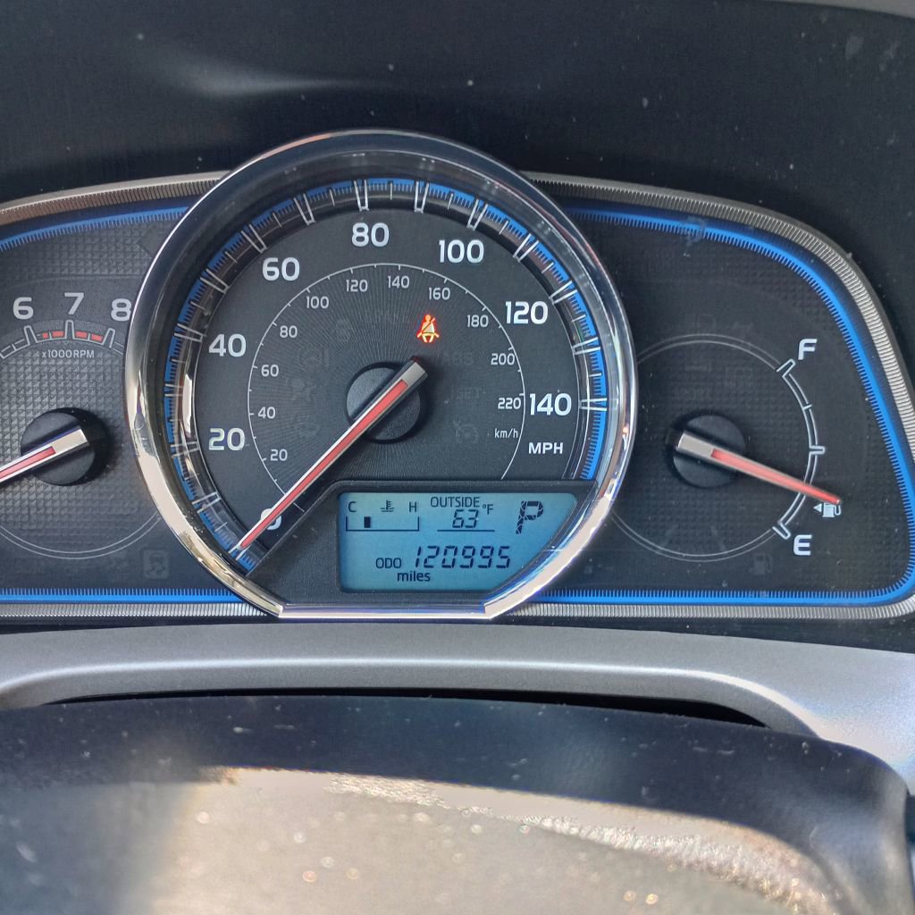 Used 2014 Toyota RAV4 Limited w/ Technology Package image 10