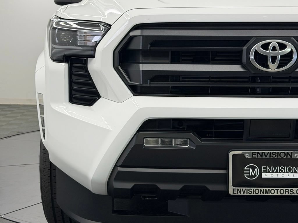 Used 2026 Toyota Tacoma SR5 AWD/4WD image 9