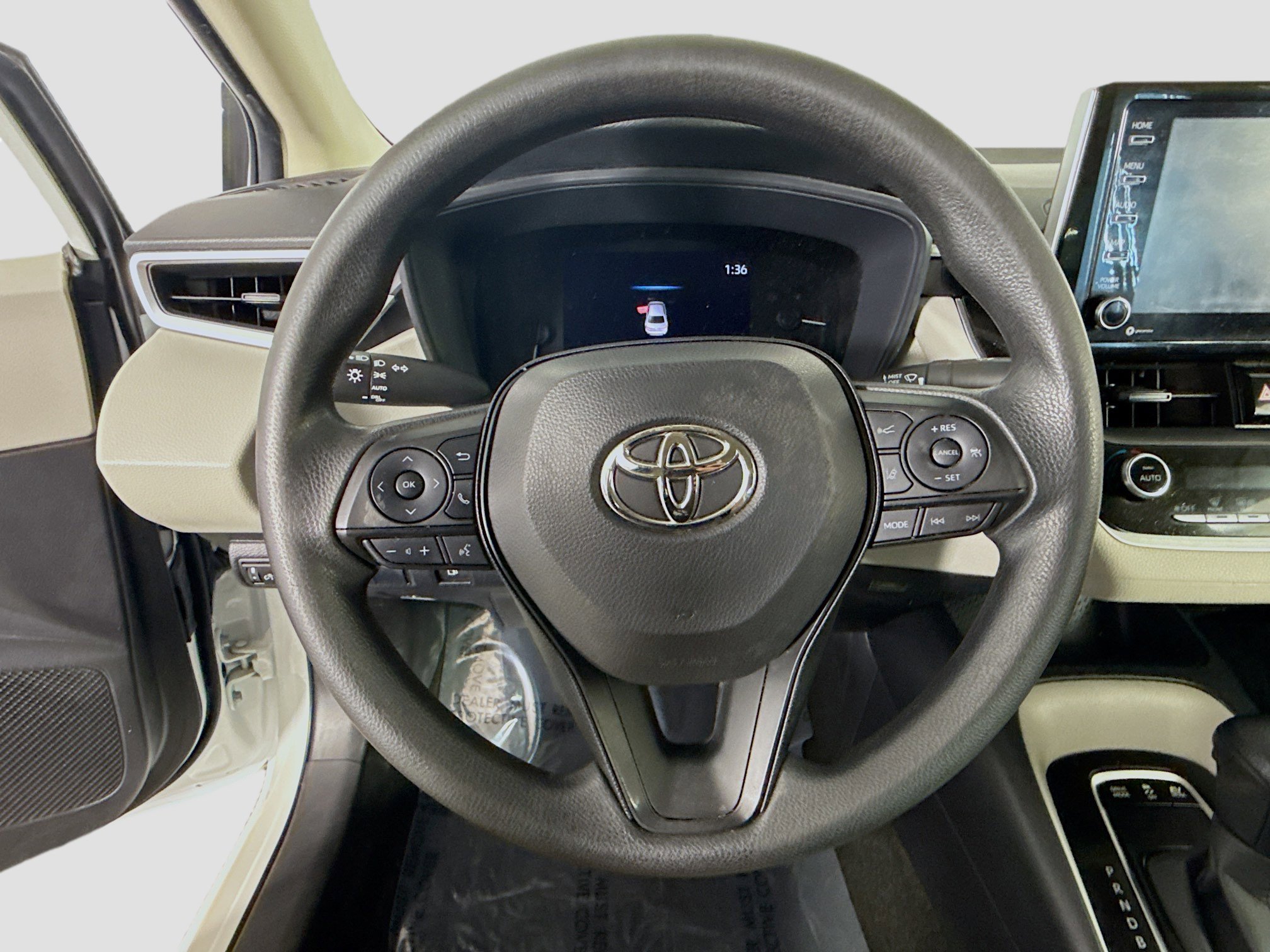 Used 2021 Toyota Corolla LE image 13