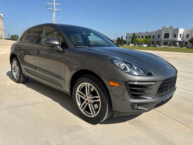 Used 2017 Porsche Macan AWD/4WD image 3
