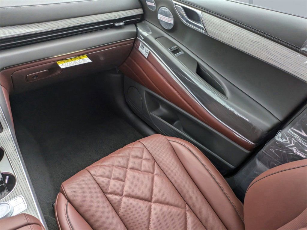 New 2025 Genesis GV80 3.5T Prestige image 14