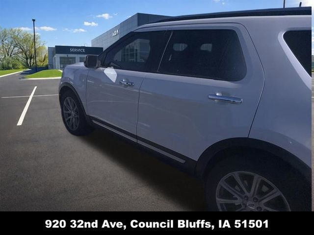 Used 2017 Ford Explorer Limited w/ Equipment Group 301A AWD/4WD image 6