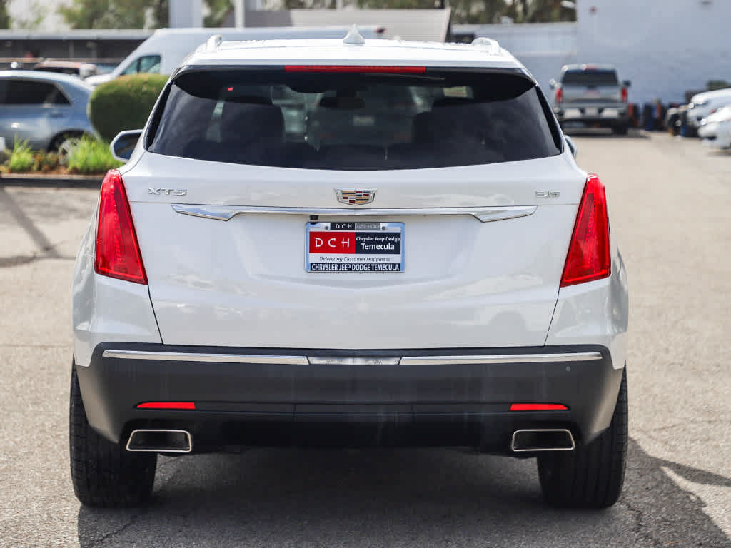 Used 2017 Cadillac XT5 Premium Luxury w/ LPO, Wheel Lock Package FWD image 5