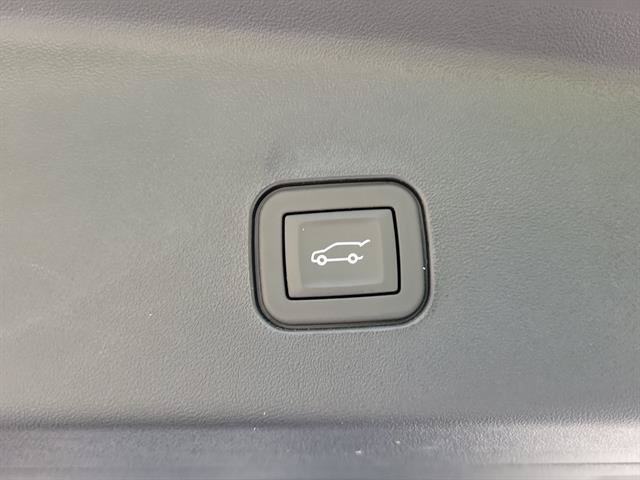 Certified 2026 Cadillac Vistiq Sport w/ LPO, Floor Liner Package AWD/4WD image 8
