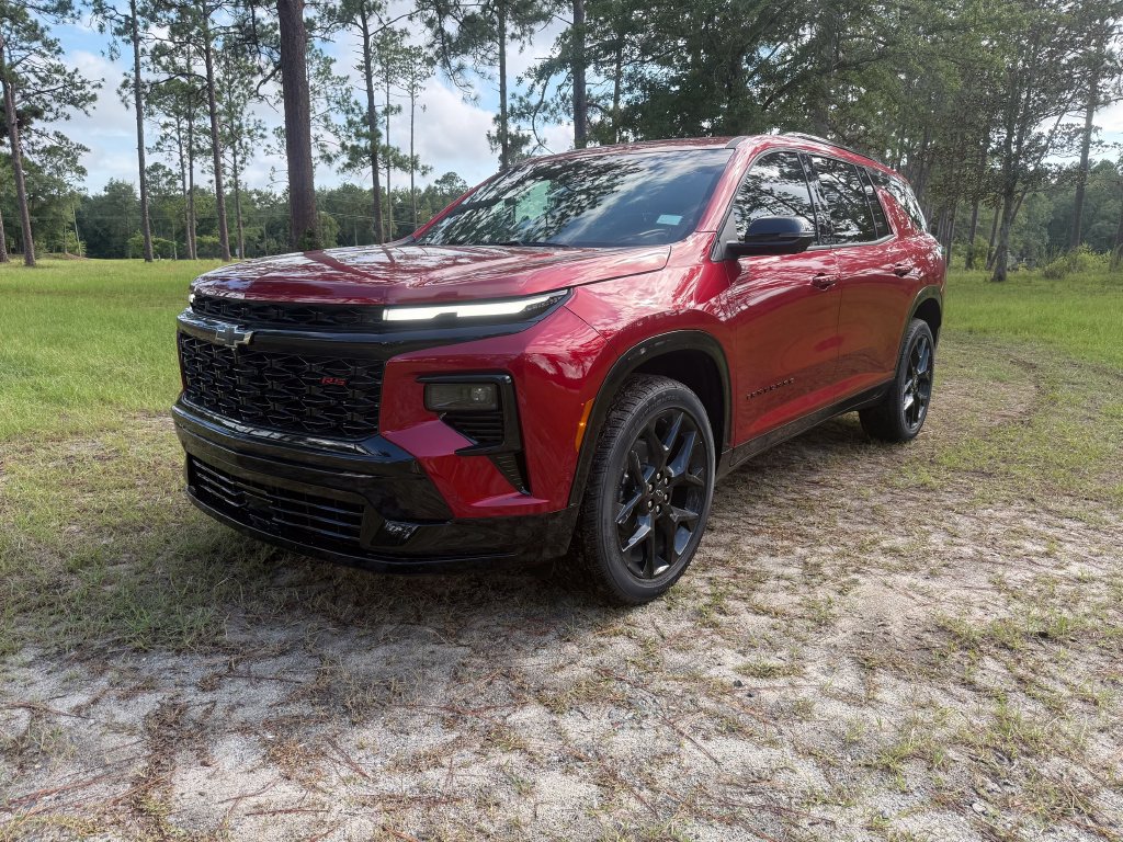 New 2026 Chevrolet Traverse RS w/ LPO, Floor Liner Package FWD image 1