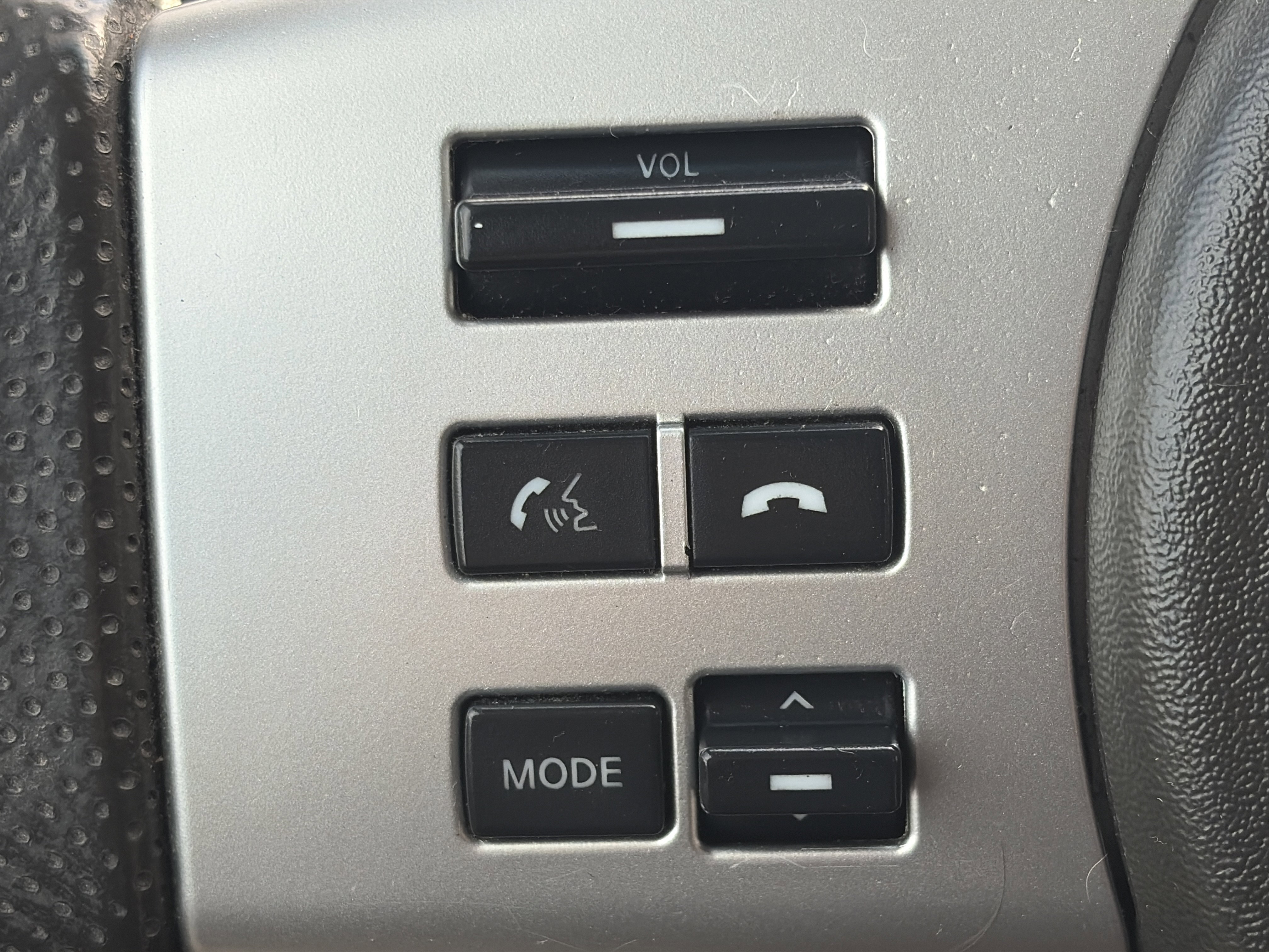 Used 2015 Nissan Xterra PRO-4X AWD/4WD image 17