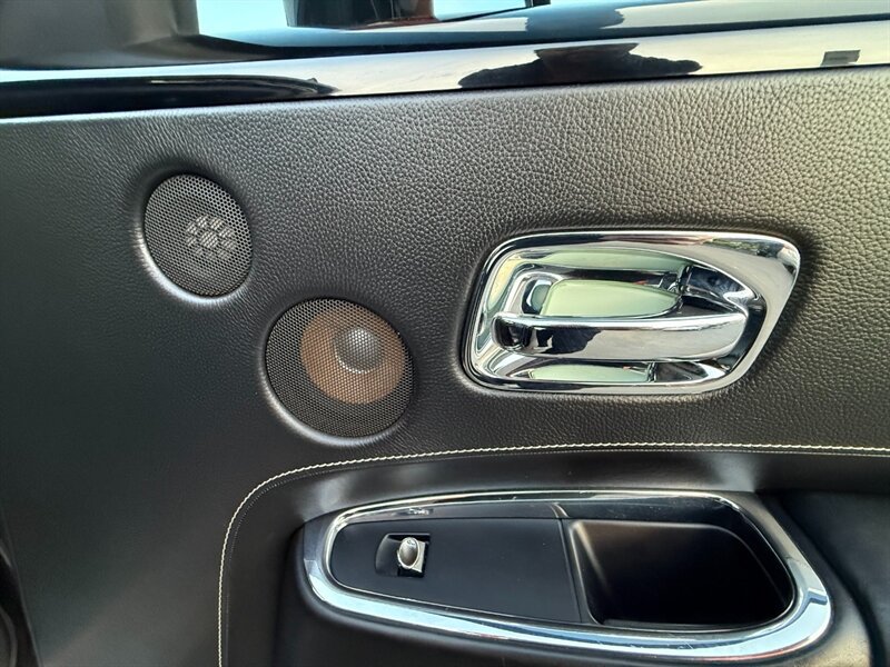 Used 2015 Rolls-Royce Ghost RWD image 40