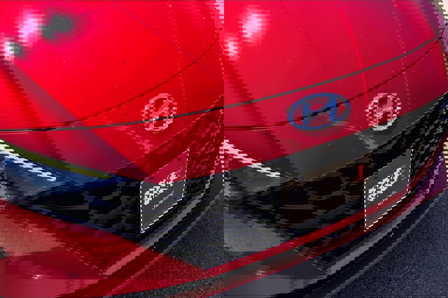 Used 2023 Hyundai Elantra SEL w/ Preferred Accessory Package FWD image 30