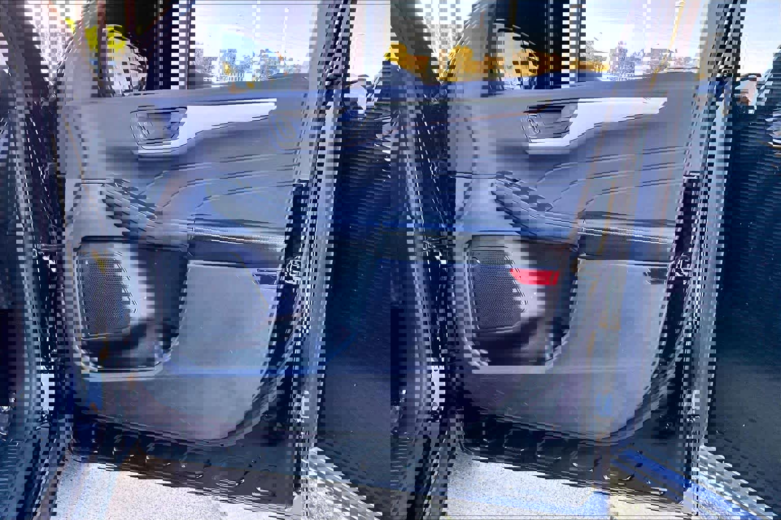 Used 2022 Ford Escape SE w/ SE Sport Appearance Package image 23