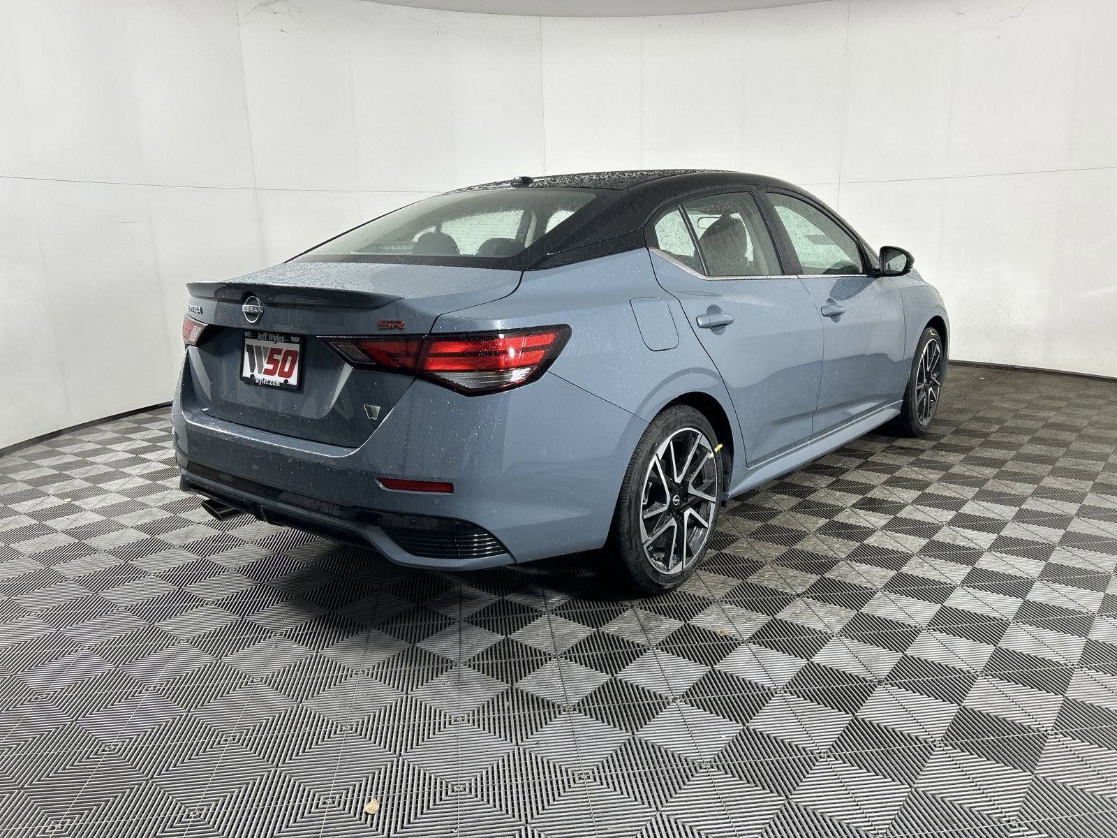New 2025 Nissan Sentra SR FWD image 14