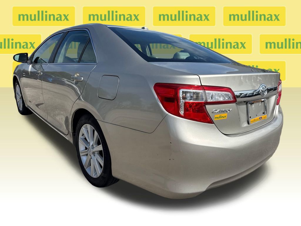 Used 2014 Toyota Camry XLE image 9