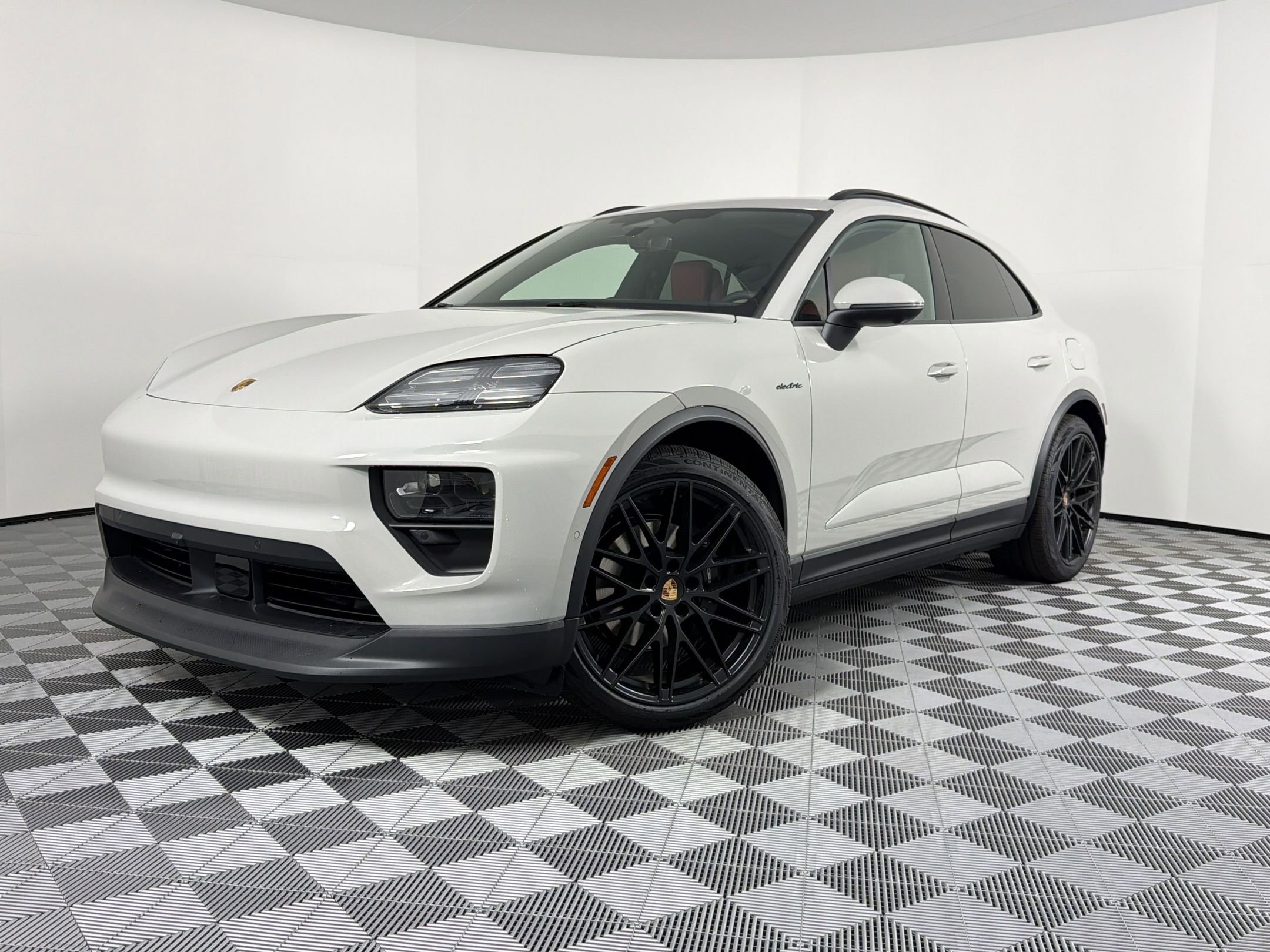 New 2026 Porsche Macan Electric RWD image 1