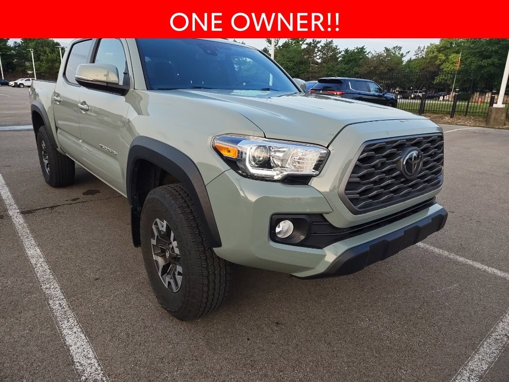 Used 2023 Toyota Tacoma TRD Off-Road w/ Technology Package AWD/4WD image 3