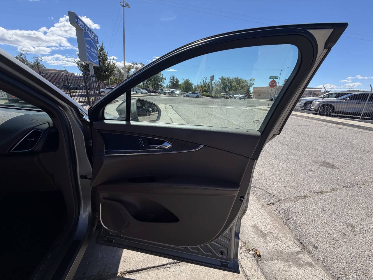 Used 2016 Lincoln MKX Reserve w/ Technology Package AWD/4WD image 12