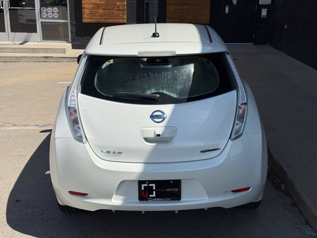 Used 2015 Nissan Leaf SV w/ LED & Quick Charge Package FWD image 16