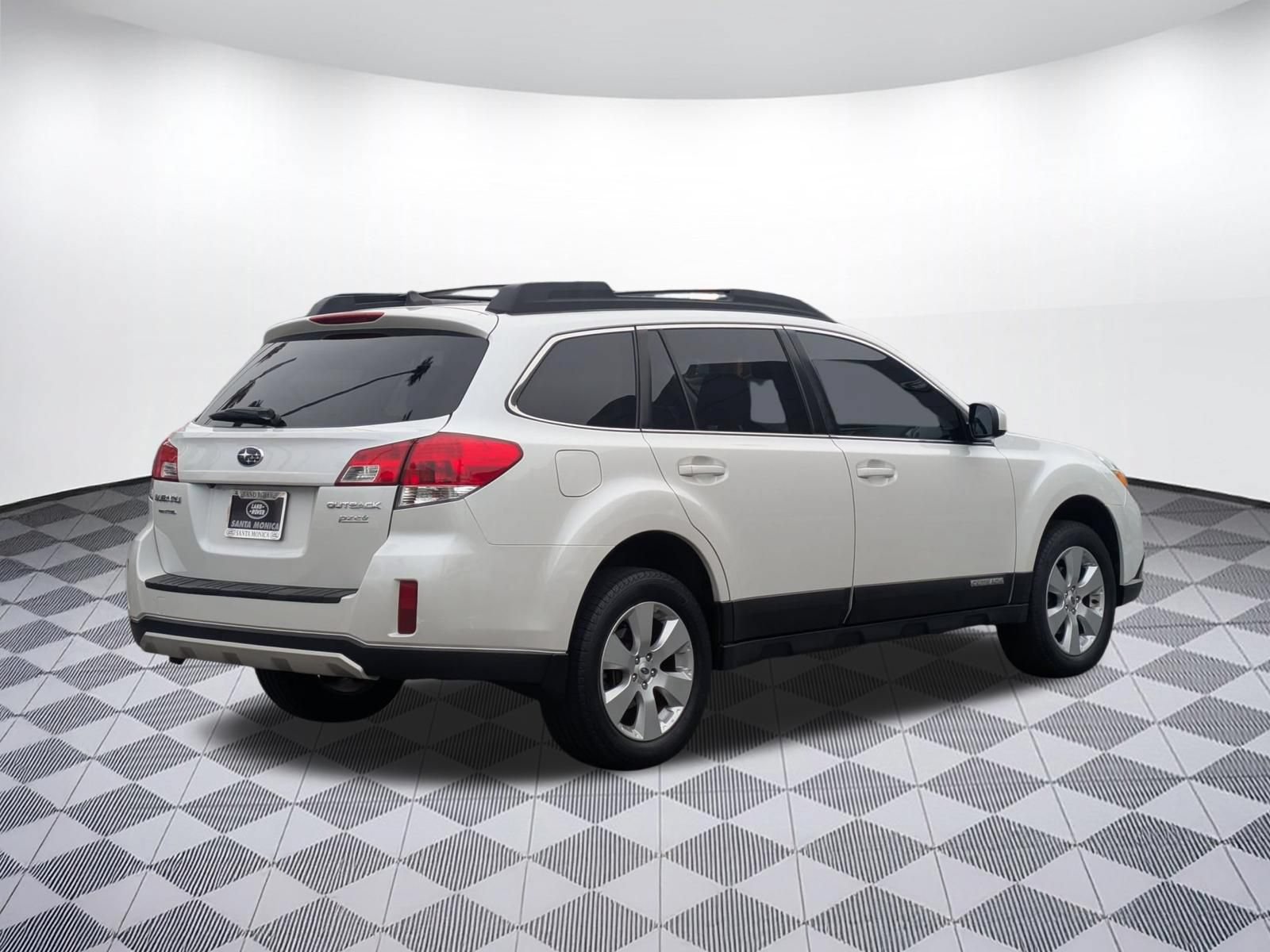 Used 2012 Subaru Outback 2.5i Limited w/ Moonroof Pkg AWD/4WD image 5