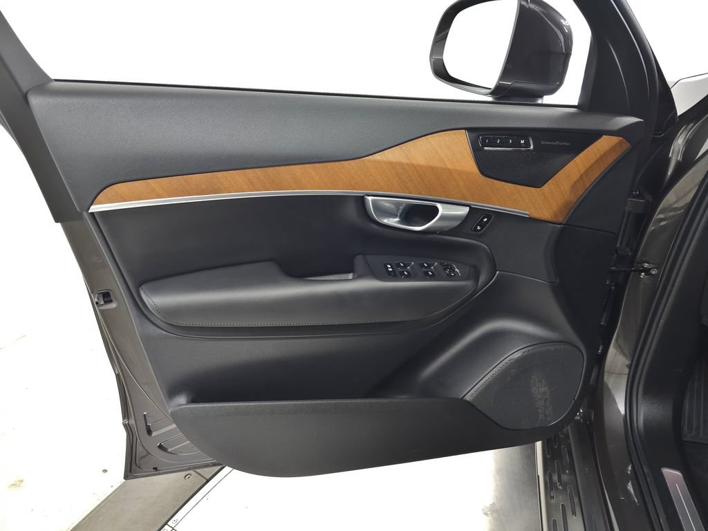 Certified 2024 Volvo XC90 T8 Plus w/ Protection Package Premier AWD/4WD image 16