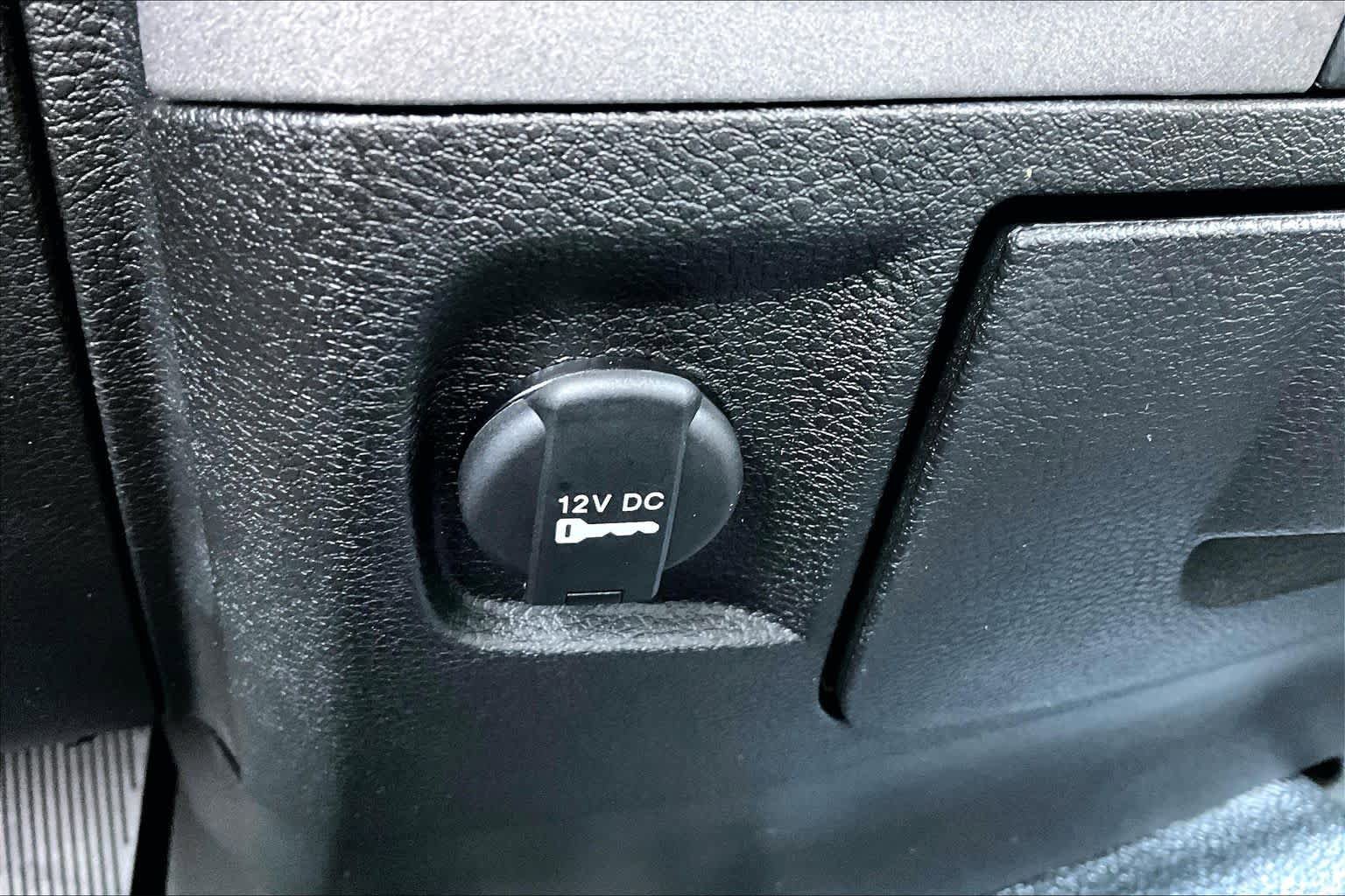 Used 2019 RAM 1500 Tradesman w/ Chrome Appearance Group RWD image 35