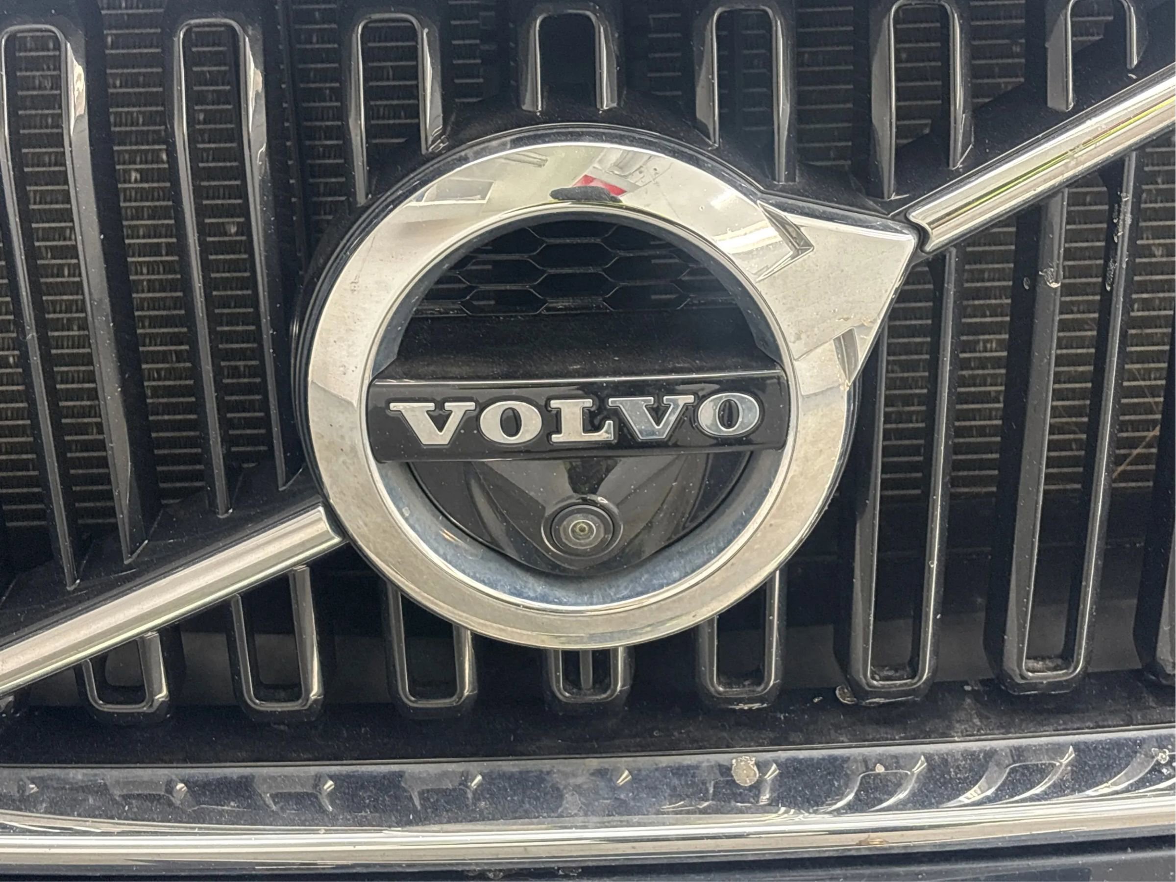 Used 2019 Volvo XC60 T5 Momentum w/ Multimedia Package image 36