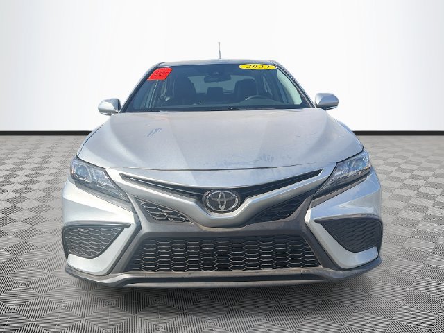 Used 2023 Toyota Camry SE FWD image 2