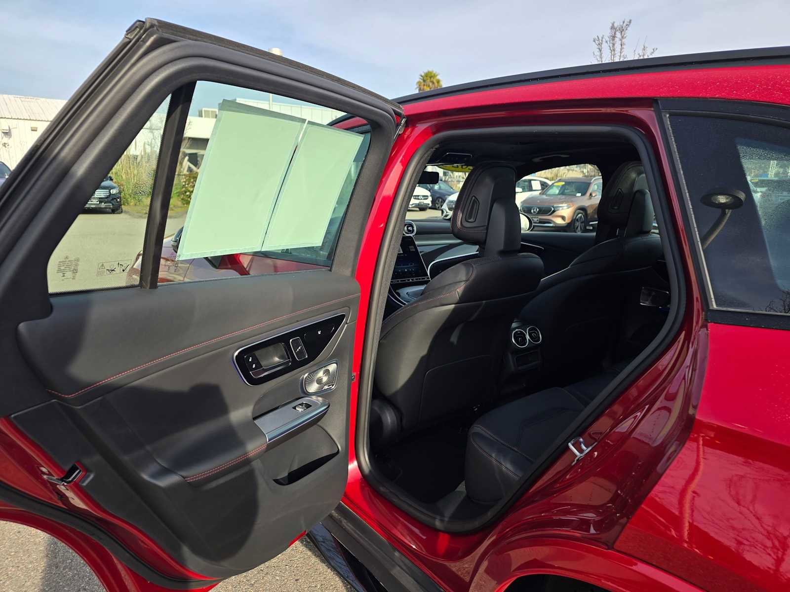 Used 2024 Mercedes-Benz GLC 43 AMG 4MATIC image 17