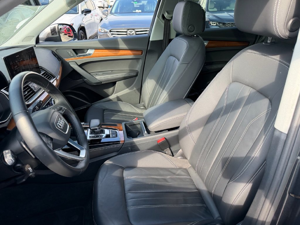 Used 2022 Audi Q5 2.0T Premium Plus w/ Premium Plus Package AWD/4WD image 11