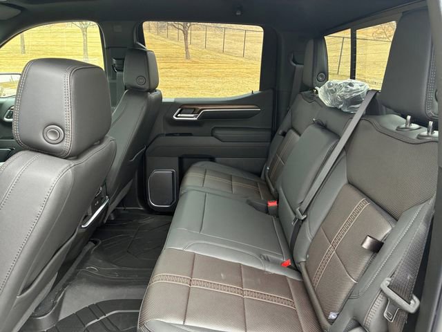 New 2026 Chevrolet Silverado 1500 High Country w/ Midnight Edition AWD/4WD image 17
