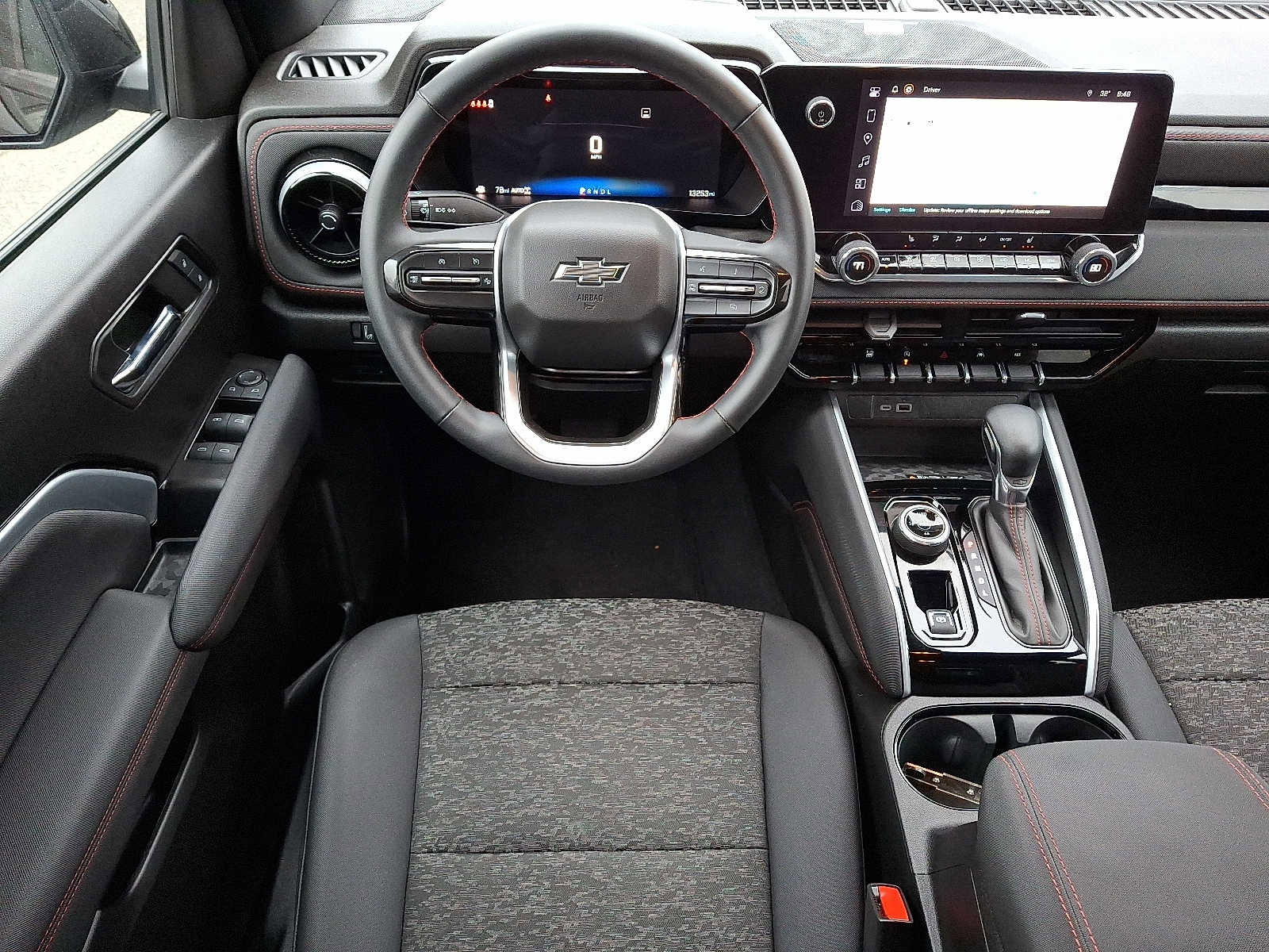 Used 2024 Chevrolet Colorado Z71 w/ Z71 Convenience Package 2 image 12