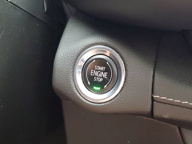 Used 2022 Buick Envision Avenir w/ Technology Package II AWD/4WD image 32