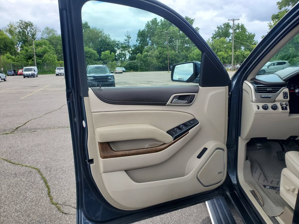 Used 2019 GMC Yukon Denali w/ Denali Ultimate Package AWD/4WD image 16