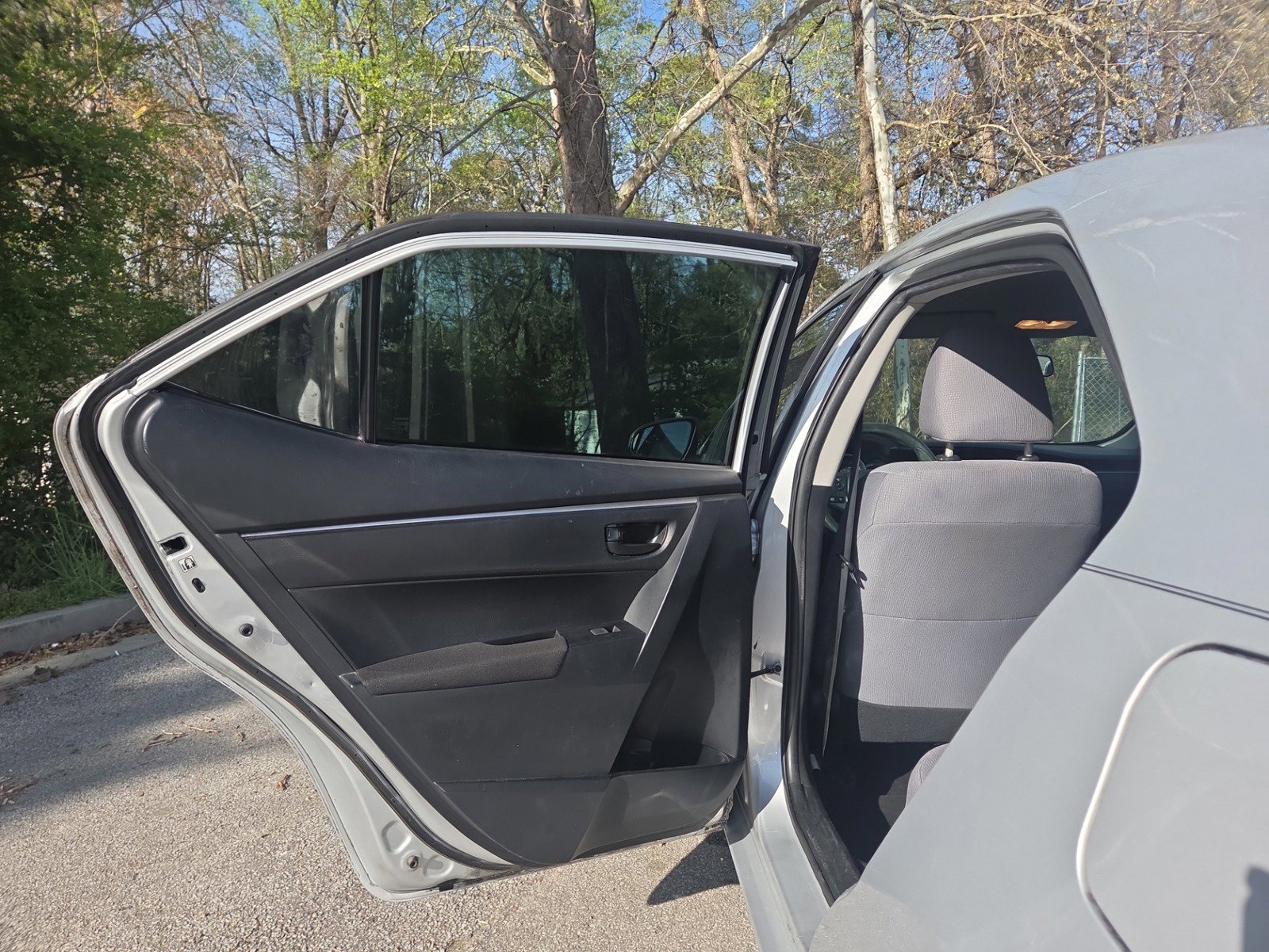 Used 2016 Toyota Corolla L image 17