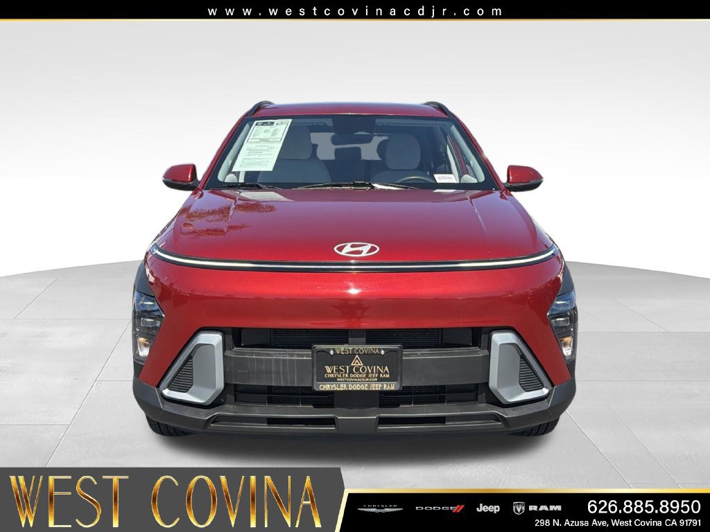 Used 2024 Hyundai Kona SEL AWD/4WD image 3