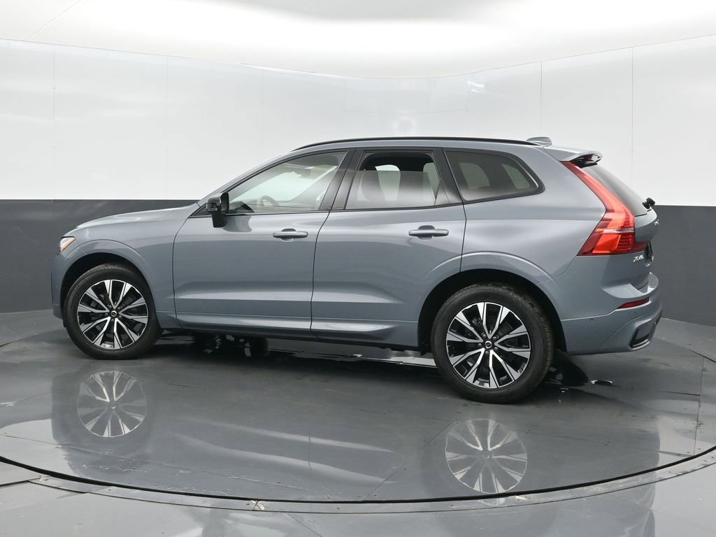 Used 2024 Volvo XC60 B5 Plus AWD/4WD image 5
