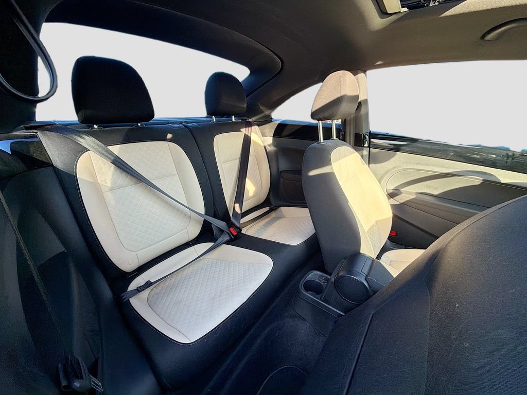 Used 2019 Volkswagen Beetle 2.0T SE FWD image 26