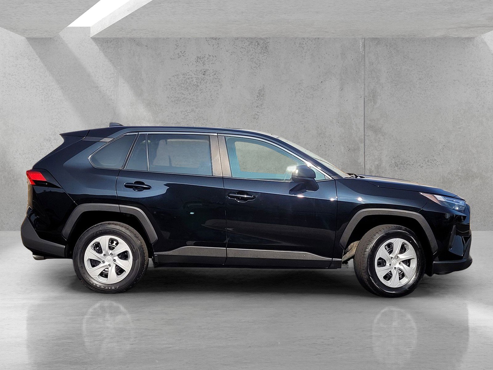 Used 2024 Toyota RAV4 LE image 3