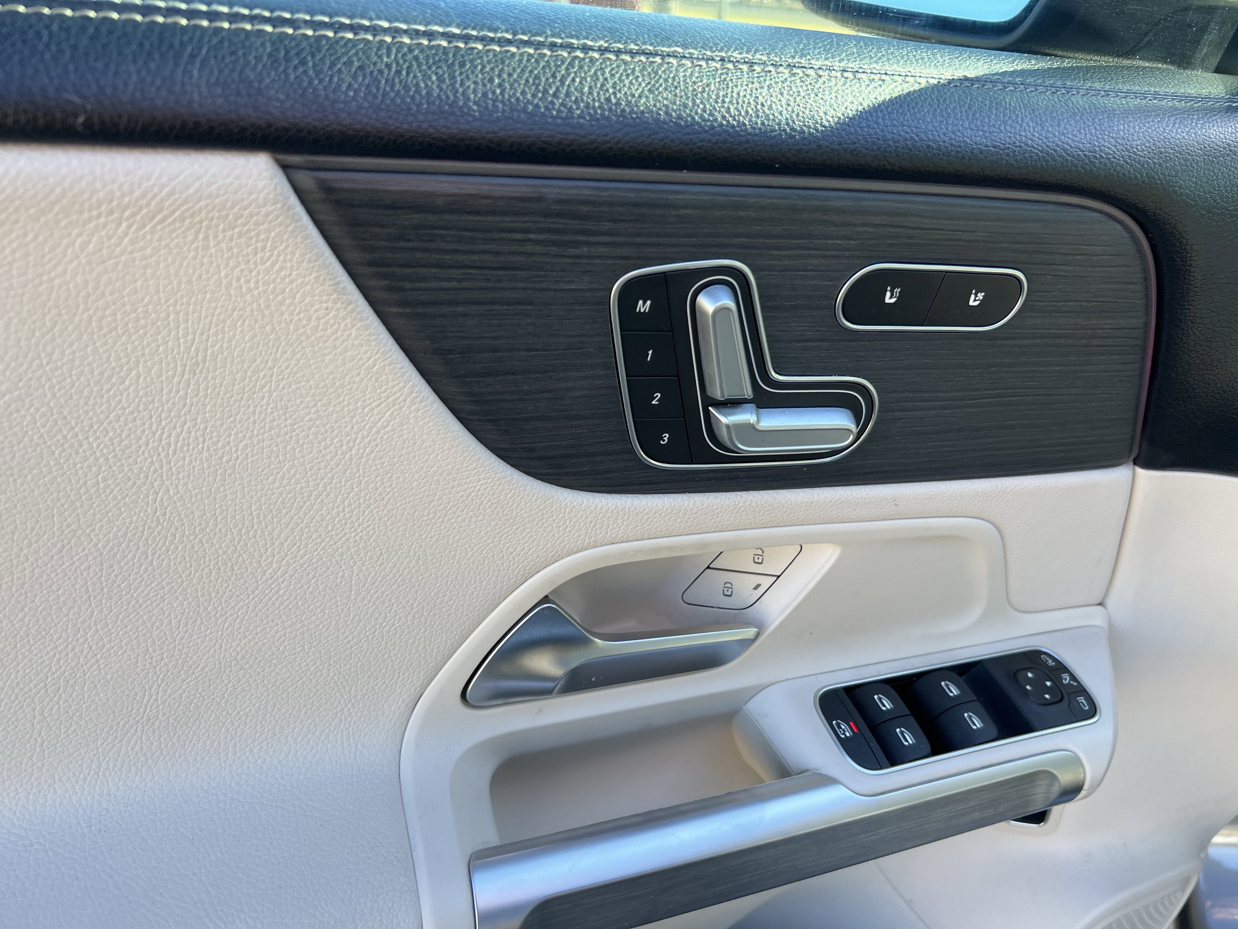 Used 2022 Mercedes-Benz GLB 250 image 15