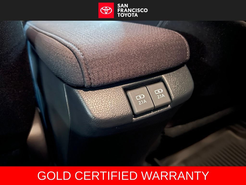 Certified 2022 Toyota Prius LE FWD image 14