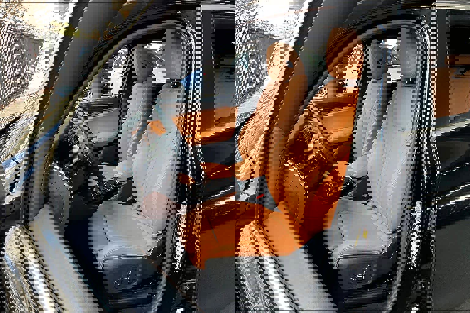 Certified 2025 BMW X4 xDrive30i image 7