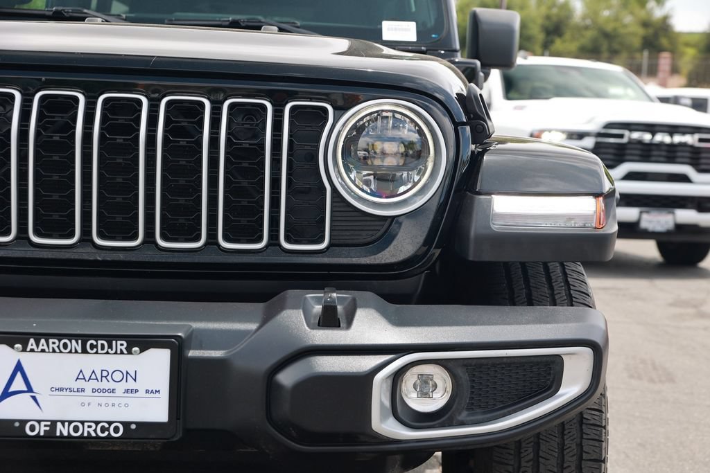 Used 2025 Jeep Wrangler Unlimited Sahara w/ Safety Group AWD/4WD image 5