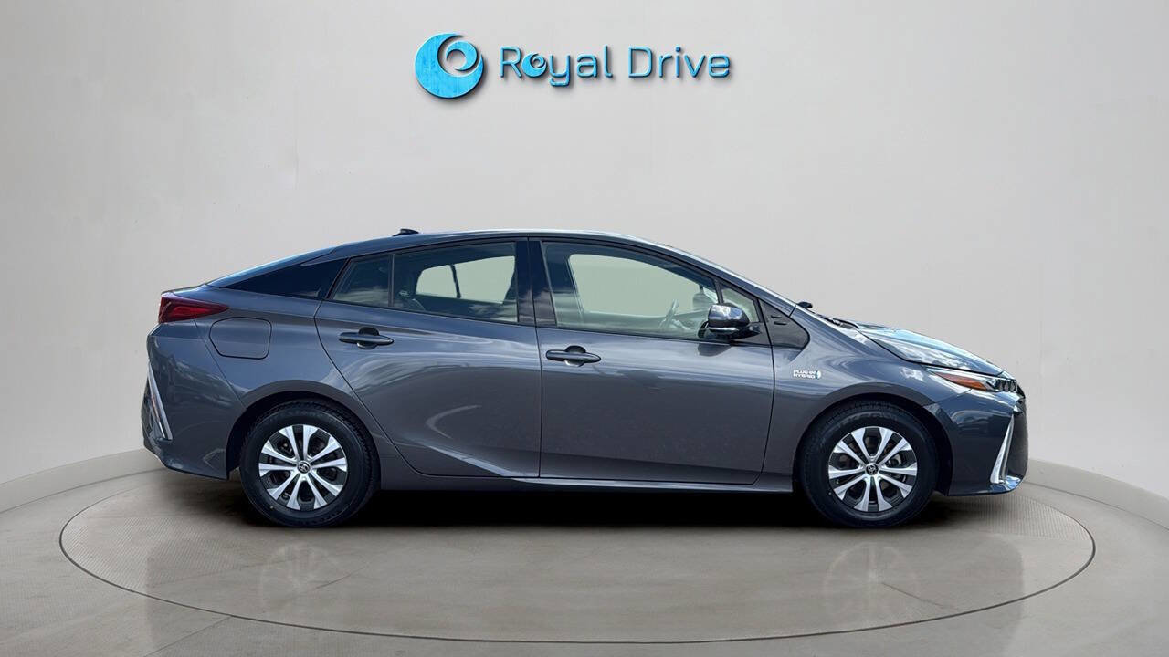 Used 2020 Toyota Prius Prime LE FWD image 7