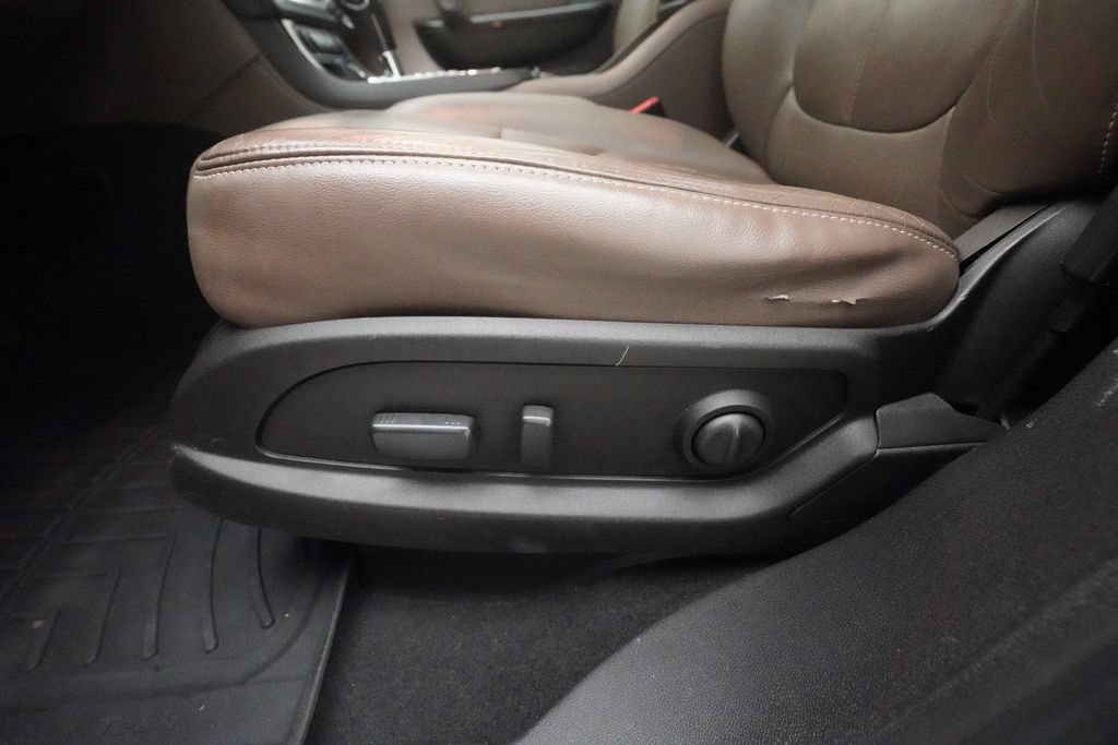 Used 2017 GMC Acadia Limited SLT AWD/4WD image 29