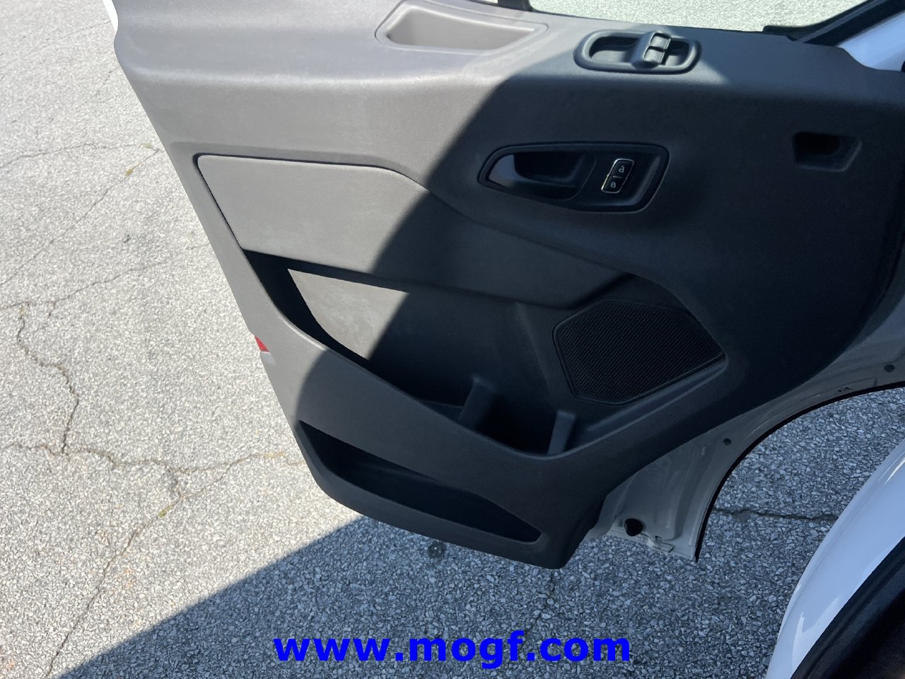 Used 2025 Ford Transit 250 Low Roof w/ Exterior Upgrade Package RWD image 16