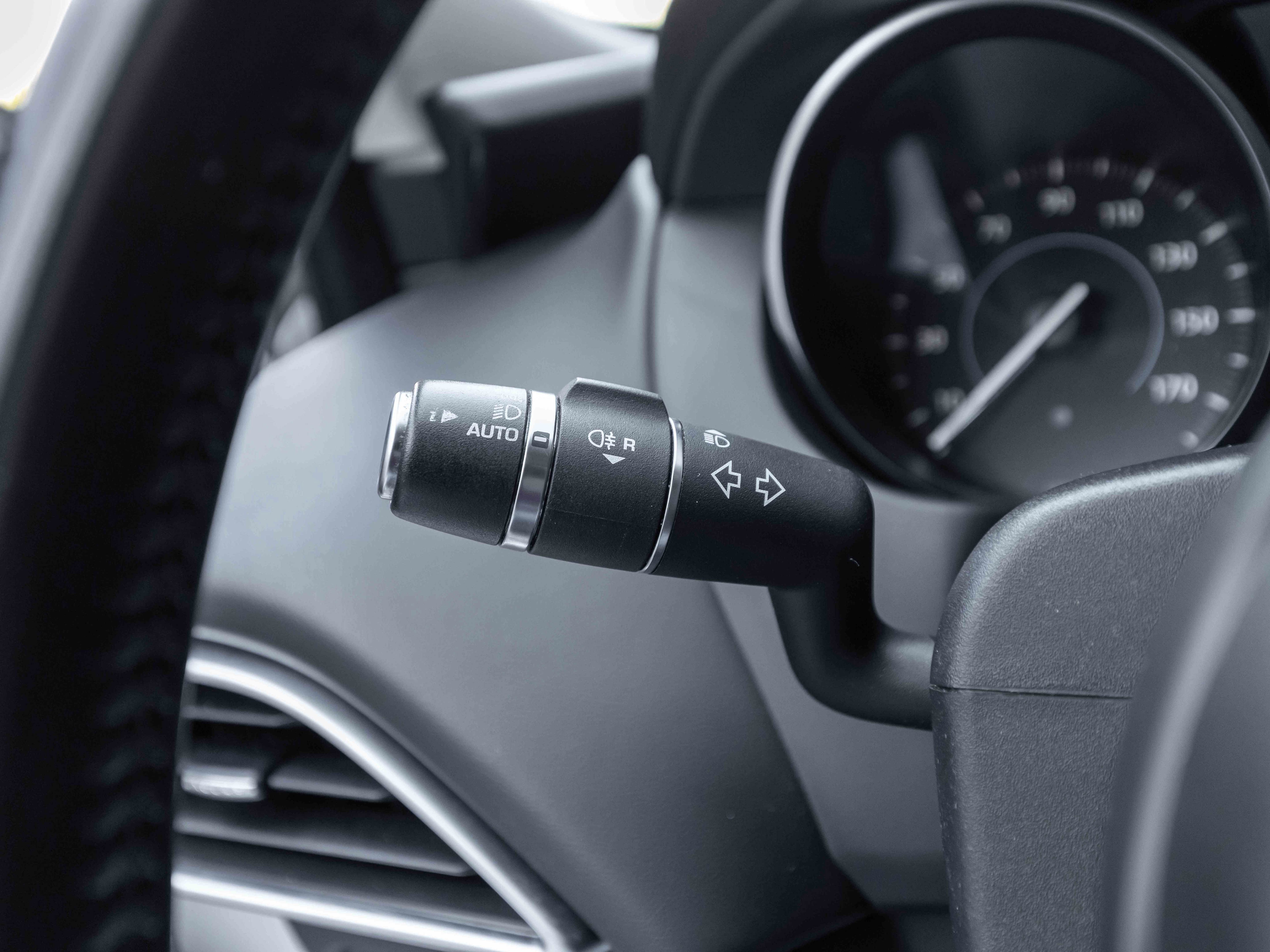 Used 2019 Jaguar XE Premium image 65