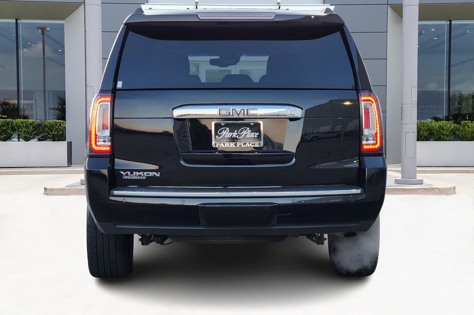 Used 2017 GMC Yukon Denali w/ Open Road Package image 6