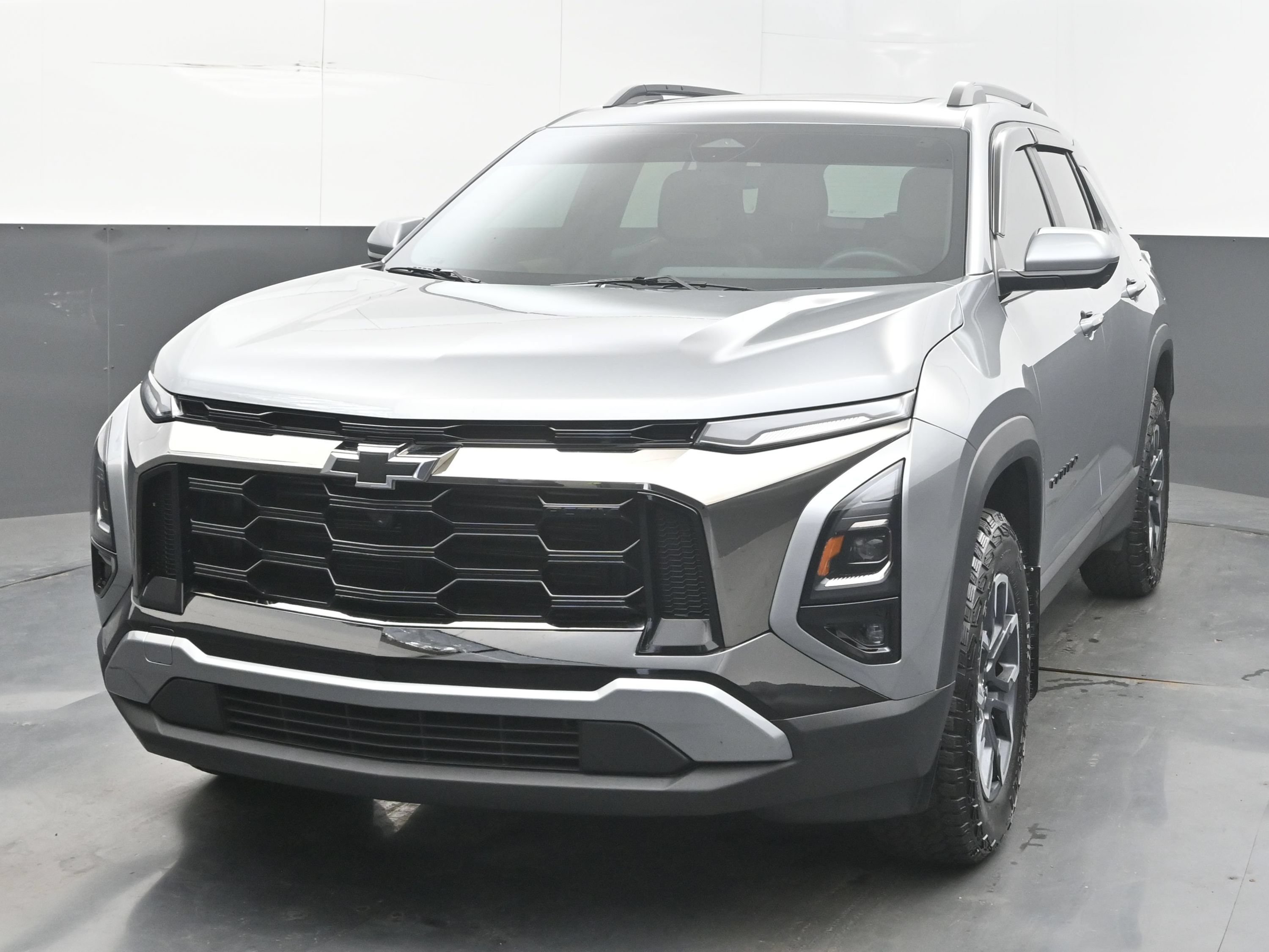 Used 2026 Chevrolet Equinox ACTIV w/ Safety and Technology Package AWD/4WD image 4