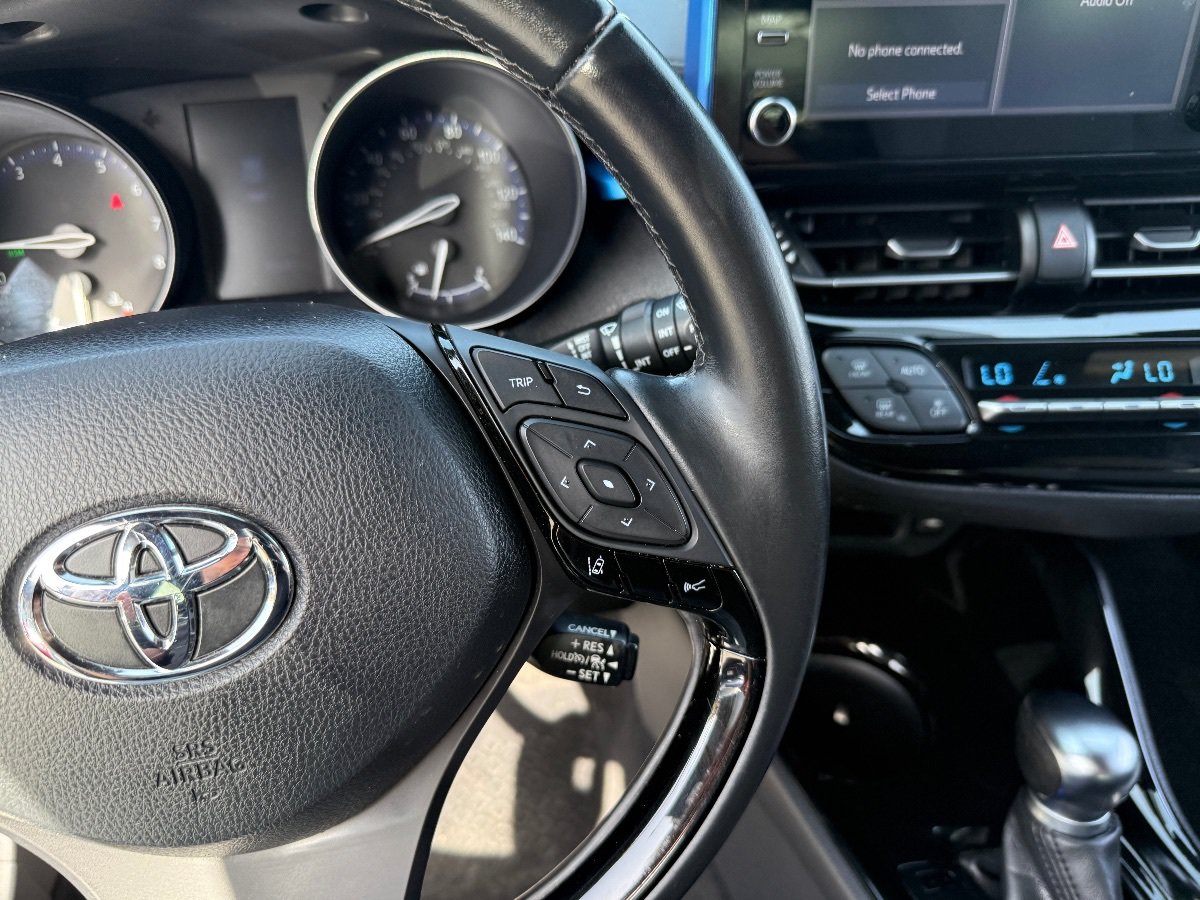 Used 2019 Toyota C-HR XLE FWD image 24